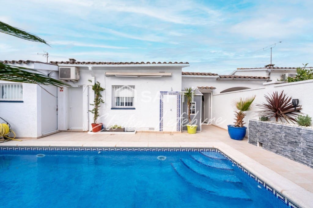 3 Zimmer Villa zu verkaufen in Empuriabrava - 368.000 € (Ref: 9744110)