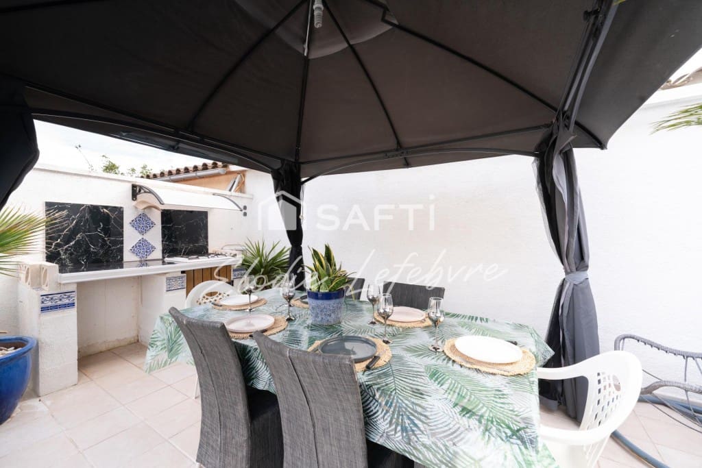 3 Zimmer Villa zu verkaufen in Empuriabrava - 368.000 € (Ref: 9744110)