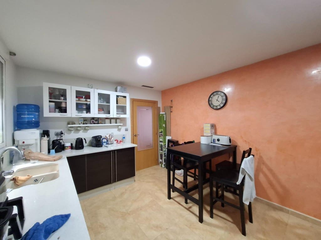 4 bedroom Apartment for sale in Beniganim - € 165,000 (Ref: 9747767)