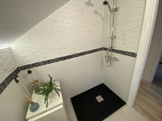 1 soverom Penthouse til salgs i Villaquilambre - € 112 000 (Ref: 9747769)