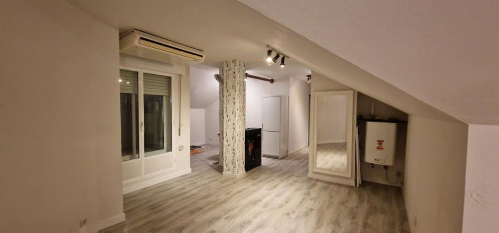 1 soverom Penthouse til salgs i Villaquilambre - € 112 000 (Ref: 9747769)