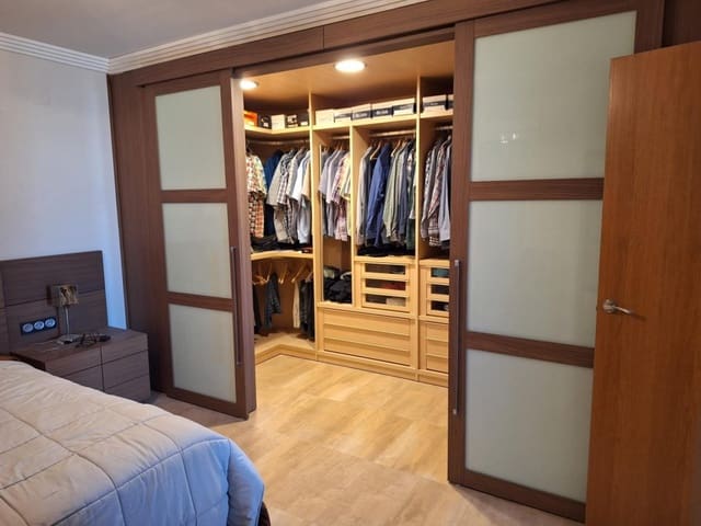 4 makuuhuone Huvila myytävänä paikassa Yecla mukana uima-altaan - 500 000 € (Ref: 9751865)