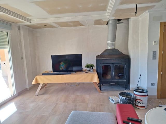 4 makuuhuone Huvila myytävänä paikassa Yecla mukana uima-altaan - 500 000 € (Ref: 9751865)