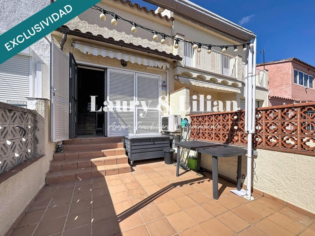 2 bedroom Terraced Villa for sale in Empuriabrava - € 195,000 (Ref: 9751867)