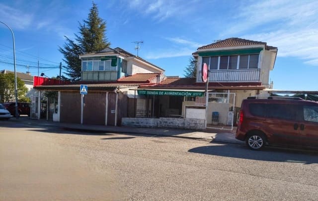 5 bedroom Villa for sale in La Beltraneja, Trijueque - € 495,000 (Ref: 9751870)