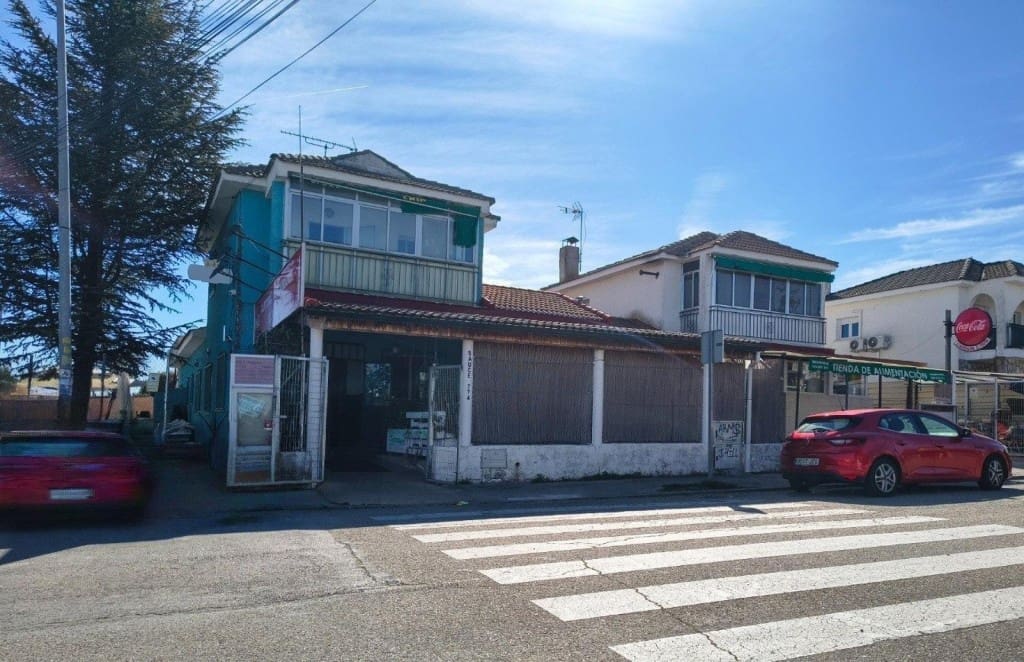 5 bedroom Villa for sale in Trijueque - € 495,000 (Ref: 9751870)