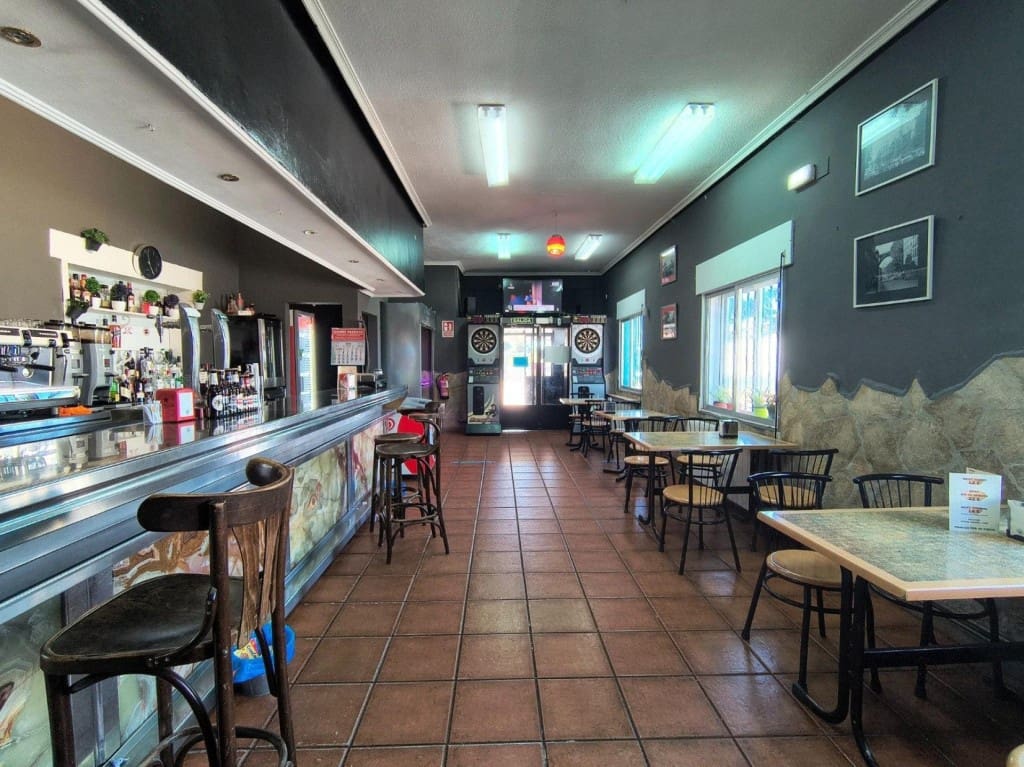 5 bedroom Villa for sale in Trijueque - € 495,000 (Ref: 9751870)