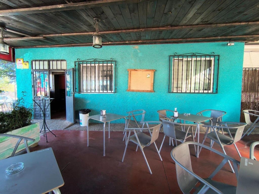 5 bedroom Villa for sale in Trijueque - € 495,000 (Ref: 9751870)