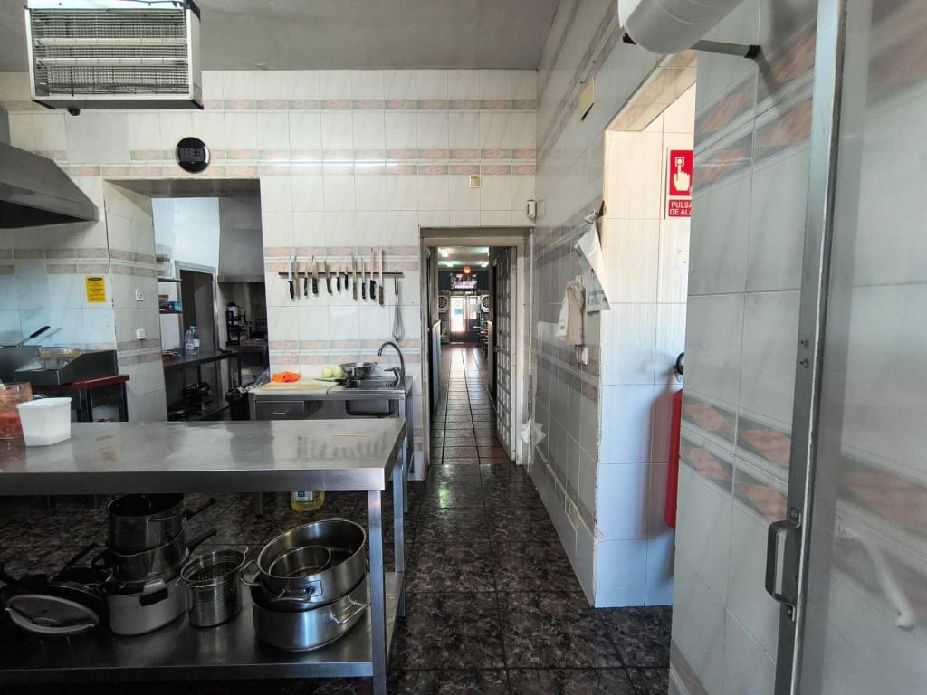 5 bedroom Villa for sale in Trijueque - € 495,000 (Ref: 9751870)