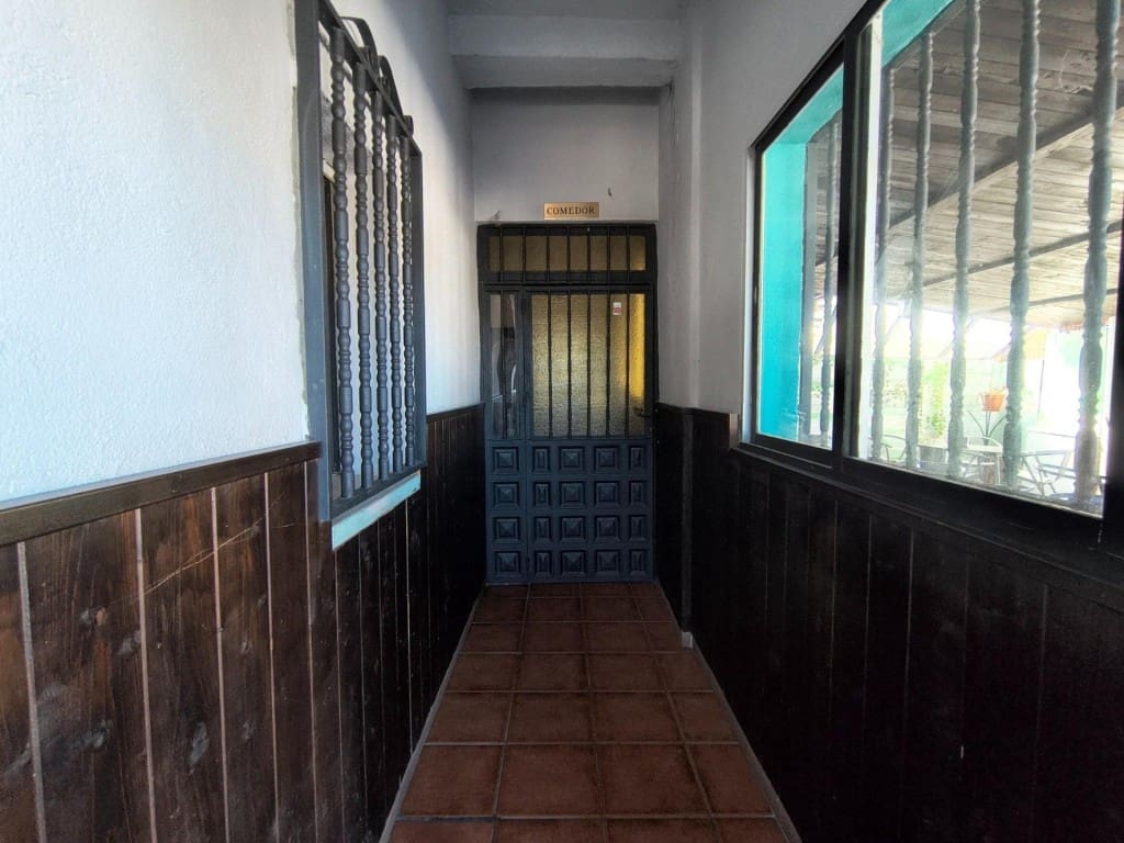 5 bedroom Villa for sale in Trijueque - € 495,000 (Ref: 9751870)