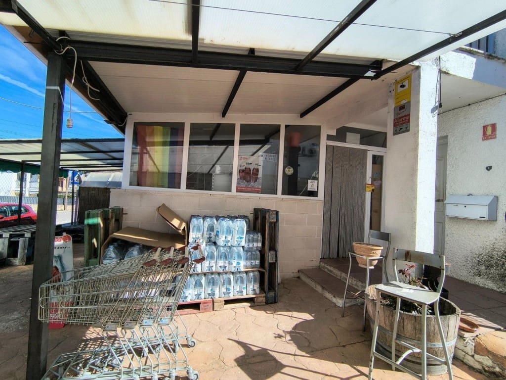 5 bedroom Villa for sale in Trijueque - € 495,000 (Ref: 9751870)