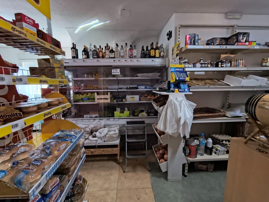 5 bedroom Villa for sale in Trijueque - € 495,000 (Ref: 9751870)