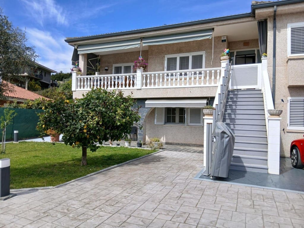 5 sypialnia Willa na sprzedaż w Castellbisbal z basenem garażem - 595 000 € (Ref: 9751872)