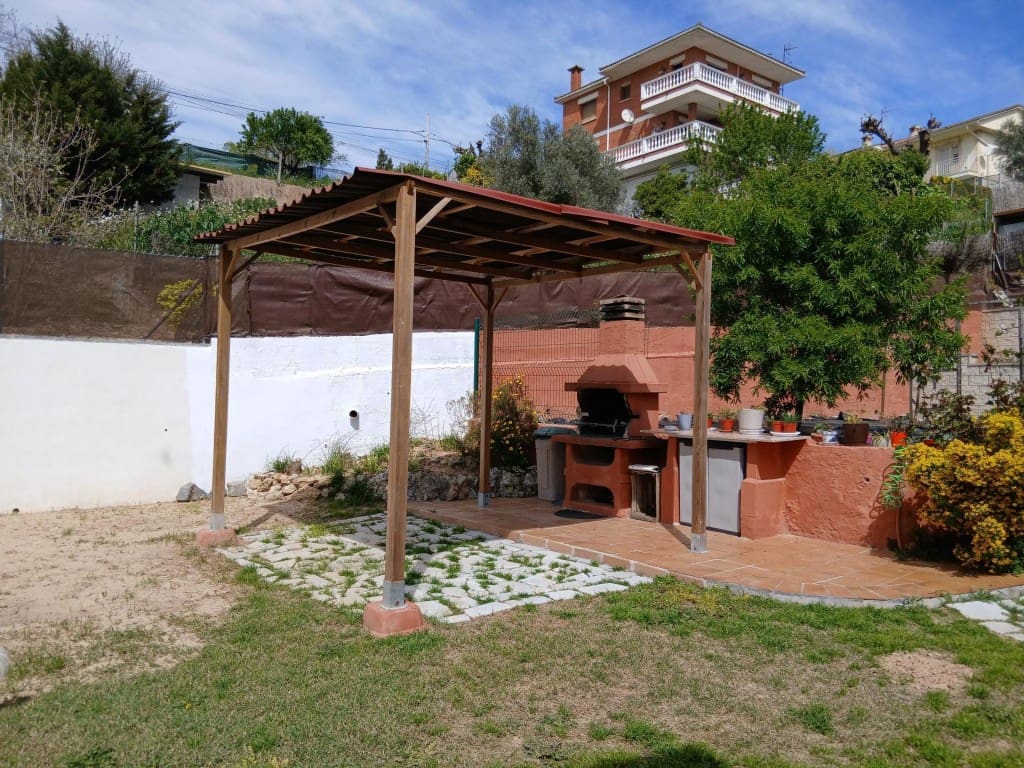 5 sypialnia Willa na sprzedaż w Castellbisbal z basenem garażem - 595 000 € (Ref: 9751872)