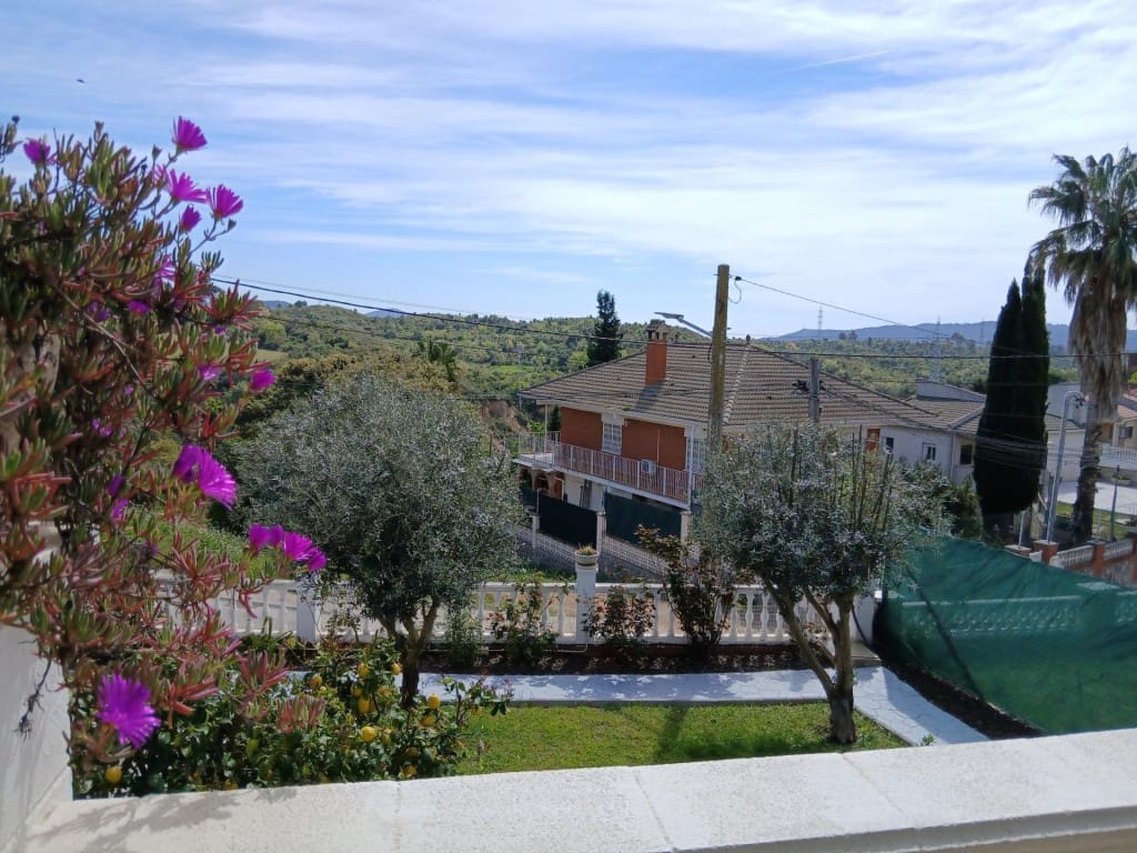 5 sypialnia Willa na sprzedaż w Castellbisbal z basenem garażem - 595 000 € (Ref: 9751872)