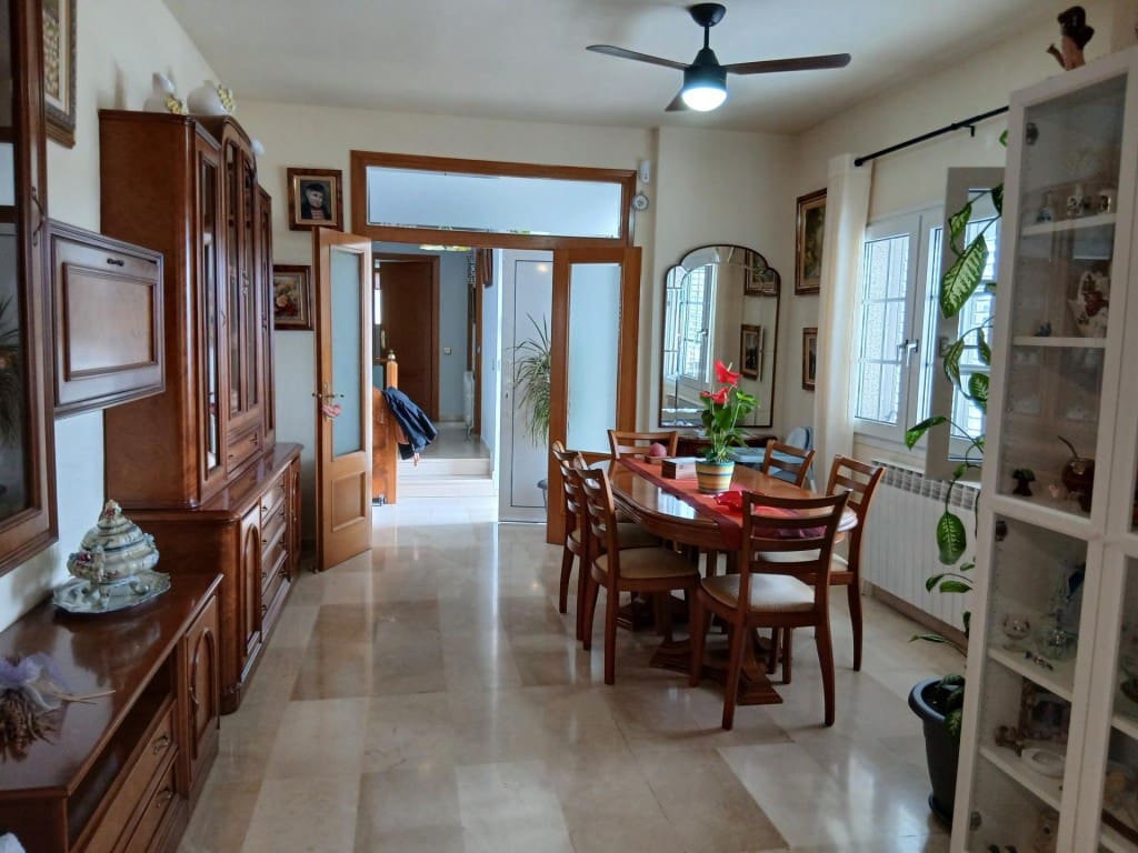 5 sypialnia Willa na sprzedaż w Castellbisbal z basenem garażem - 595 000 € (Ref: 9751872)