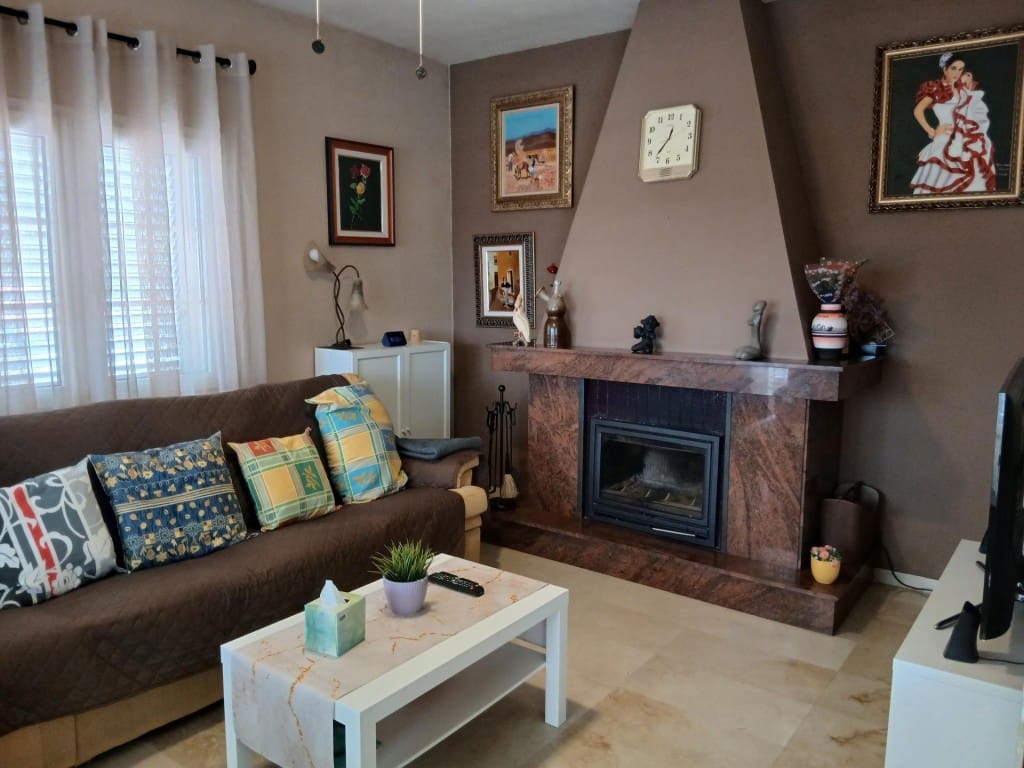 5 sypialnia Willa na sprzedaż w Castellbisbal z basenem garażem - 595 000 € (Ref: 9751872)