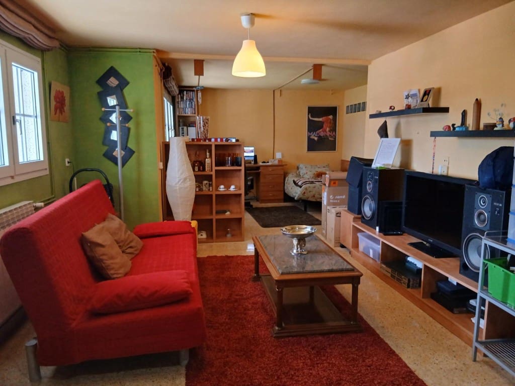 5 sypialnia Willa na sprzedaż w Castellbisbal z basenem garażem - 595 000 € (Ref: 9751872)