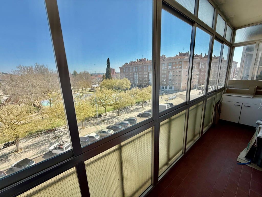 3 bedroom Apartment for sale in Palencia city - € 129,000 (Ref: 9751875)