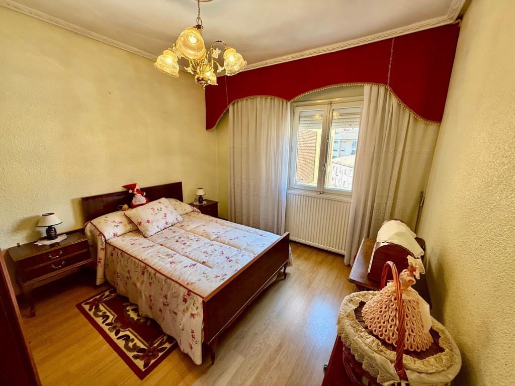 3 bedroom Apartment for sale in Palencia city - € 129,000 (Ref: 9751875)