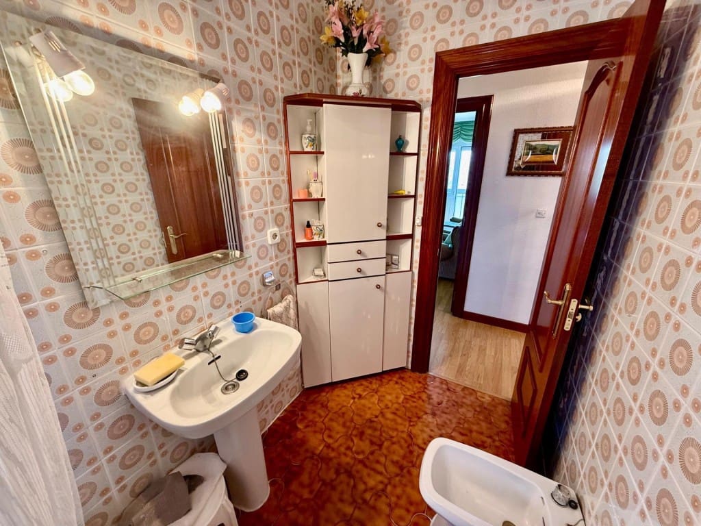 3 bedroom Apartment for sale in Palencia city - € 129,000 (Ref: 9751875)