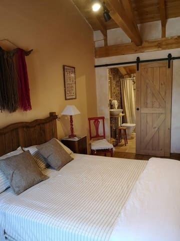 Office for sale in Villares de Orbigo - € 450,000 (Ref: 9751876)