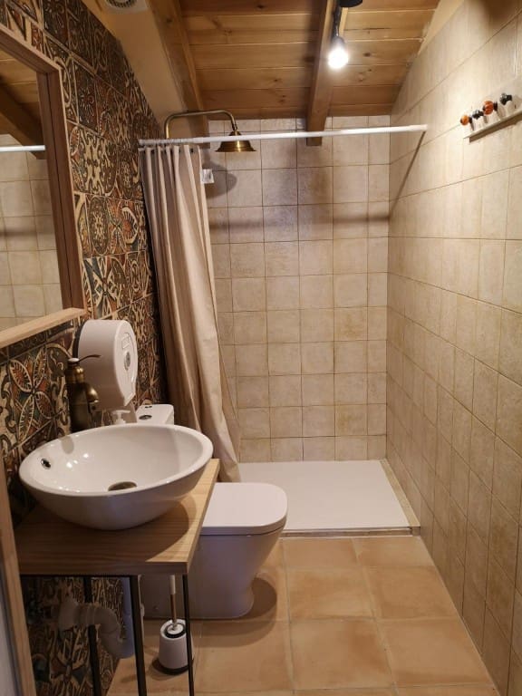 Office for sale in Villares de Orbigo - € 450,000 (Ref: 9751876)