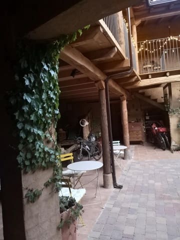 Office for sale in Villares de Orbigo - € 450,000 (Ref: 9751876)