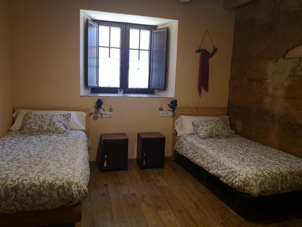 Office for sale in Villares de Orbigo - € 450,000 (Ref: 9751876)