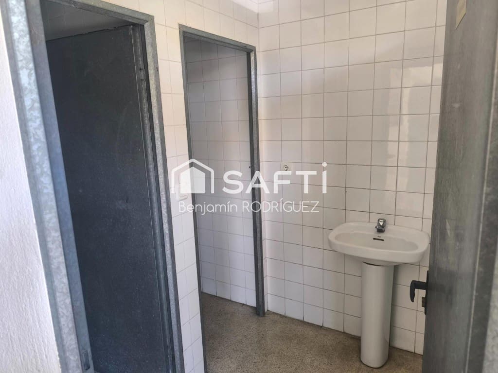 Garage for sale in Laguna de Duero - € 38,000 (Ref: 9751877)