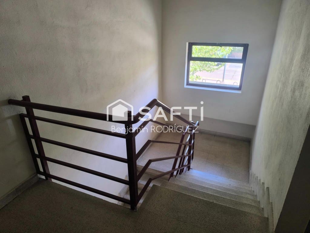 Garage for sale in Laguna de Duero - € 38,000 (Ref: 9751877)