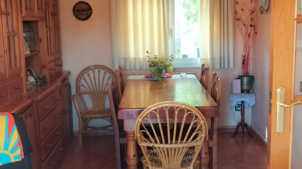 6 sovrum Villa till salu i Piera - 264 000 € (Ref: 9755533)