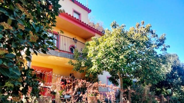 6 sovrum Villa till salu i Piera - 264 000 € (Ref: 9755533)