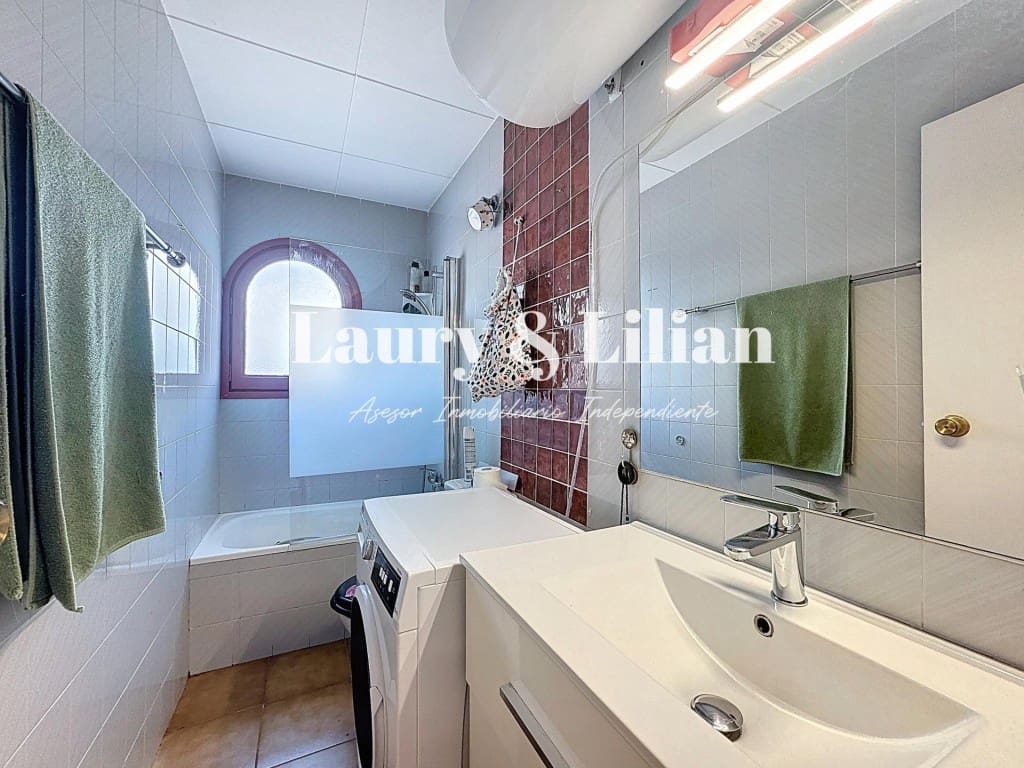 1 slaapkamer Appartement te koop in Empuriabrava met zwembad - € 104.000 (Ref: 9755536)