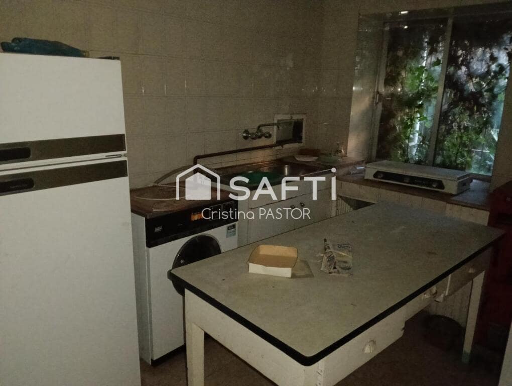 5 bedroom Finca/Country House for sale in Valencia de Don Juan - € 88,000 (Ref: 9755545)