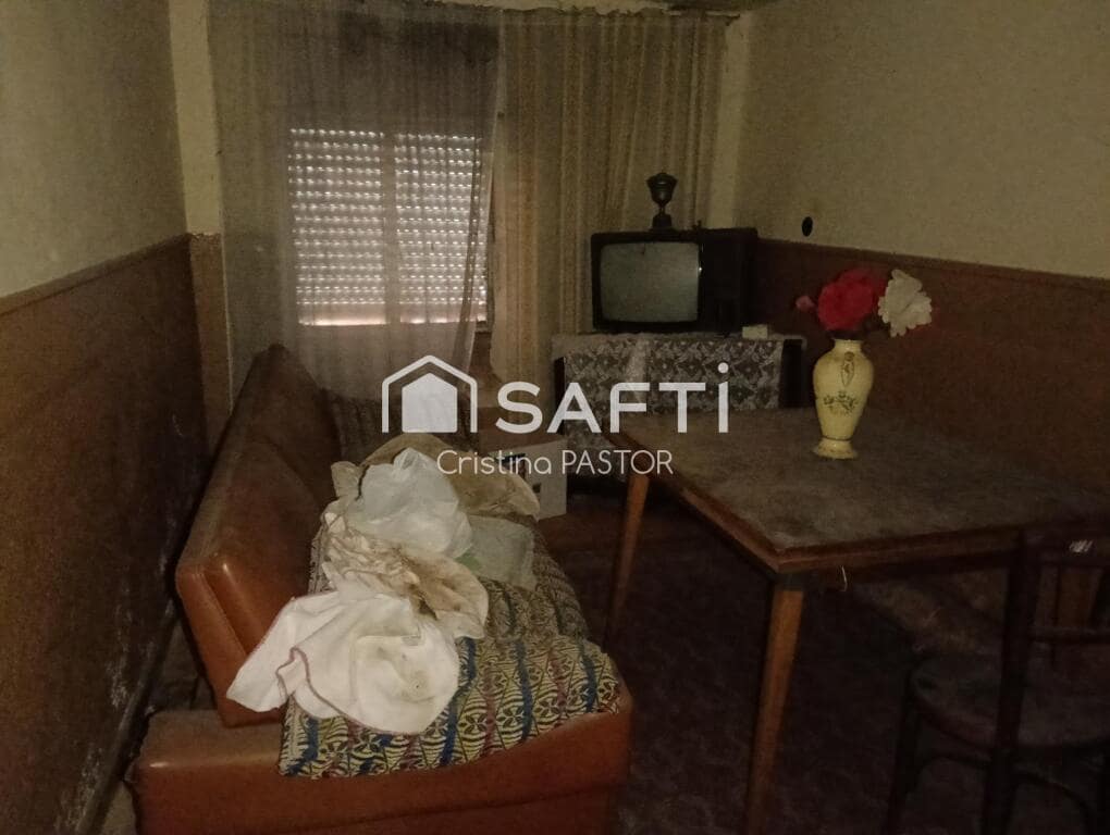 5 bedroom Finca/Country House for sale in Valencia de Don Juan - € 88,000 (Ref: 9755545)