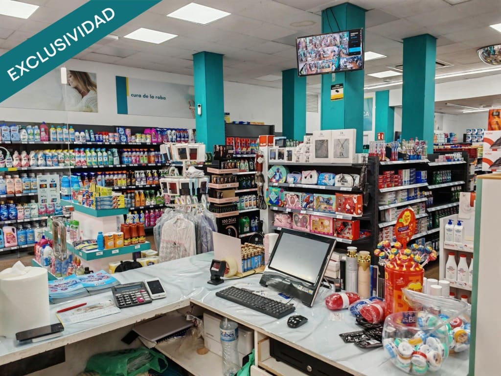 Local Commercial à vendre à Barcelone ville - 60 000 € (Ref: 9755551)