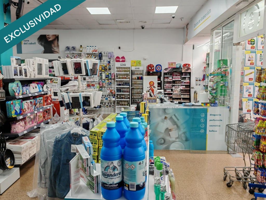 Local Commercial à vendre à Barcelone ville - 60 000 € (Ref: 9755551)