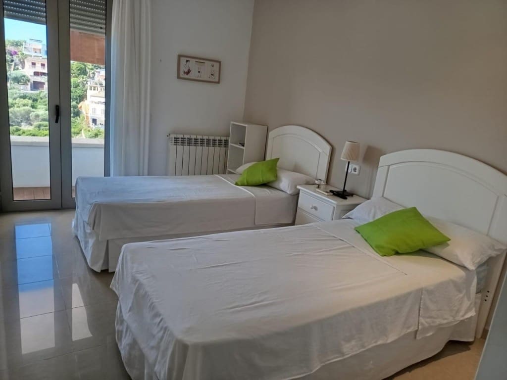 3 soverom Rekkehus til leie i Manacor med svømmebasseng - € 2 750 (Ref: 9755553)