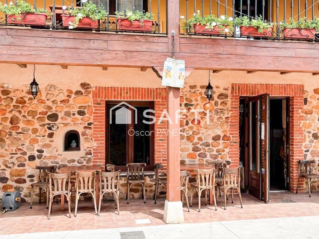 Office for sale in Rioseco de Tapia - € 479,000 (Ref: 9755554)