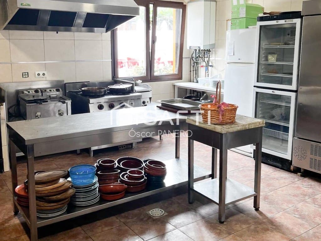 Office for sale in Rioseco de Tapia - € 479,000 (Ref: 9755554)