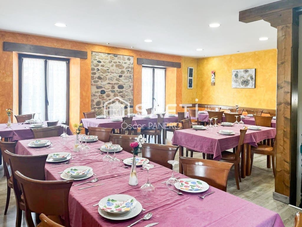 Office for sale in Rioseco de Tapia - € 479,000 (Ref: 9755554)