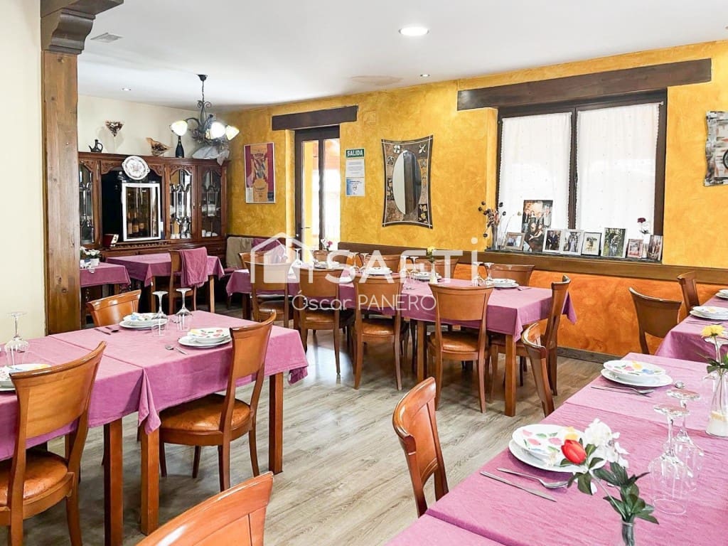 Office for sale in Rioseco de Tapia - € 479,000 (Ref: 9755554)