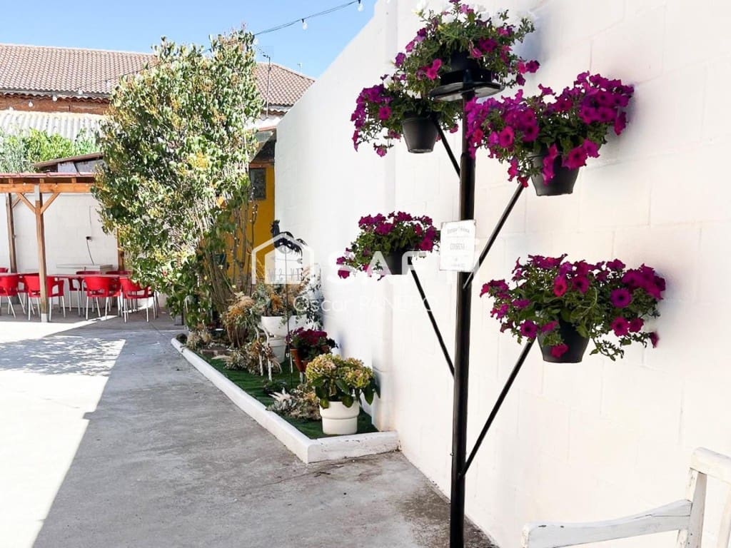 Office for sale in Rioseco de Tapia - € 479,000 (Ref: 9755554)