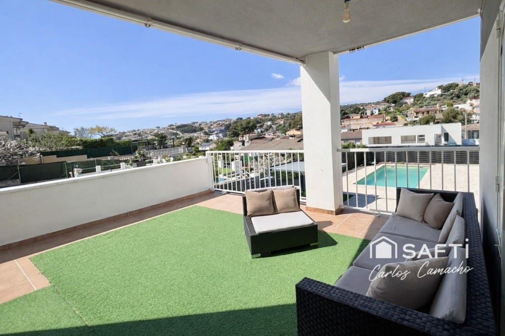 4 chambre Villa/Maison à vendre à Calafell avec piscine garage - 430 000 € (Ref: 9755555)