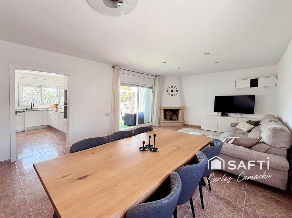 4 chambre Villa/Maison à vendre à Calafell avec piscine garage - 430 000 € (Ref: 9755555)