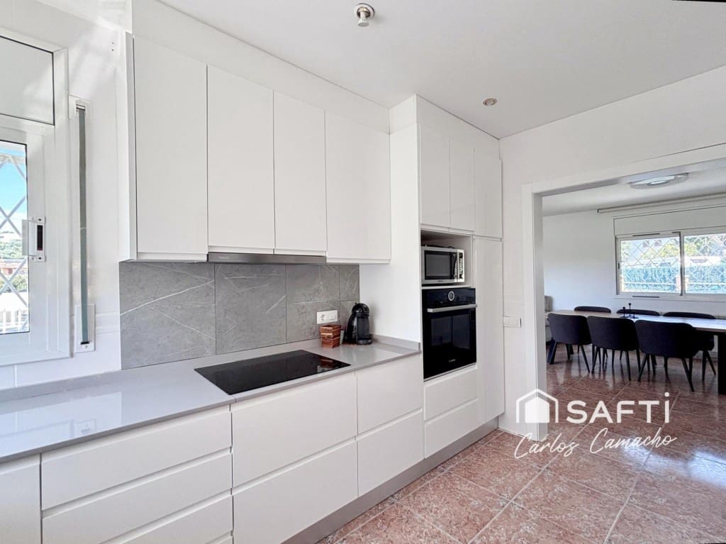 4 chambre Villa/Maison à vendre à Calafell avec piscine garage - 430 000 € (Ref: 9755555)