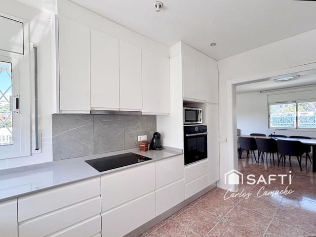 4 chambre Villa/Maison à vendre à Segur de Calafell, Calafell avec piscine garage - 430 000 € (Ref: 9755555)