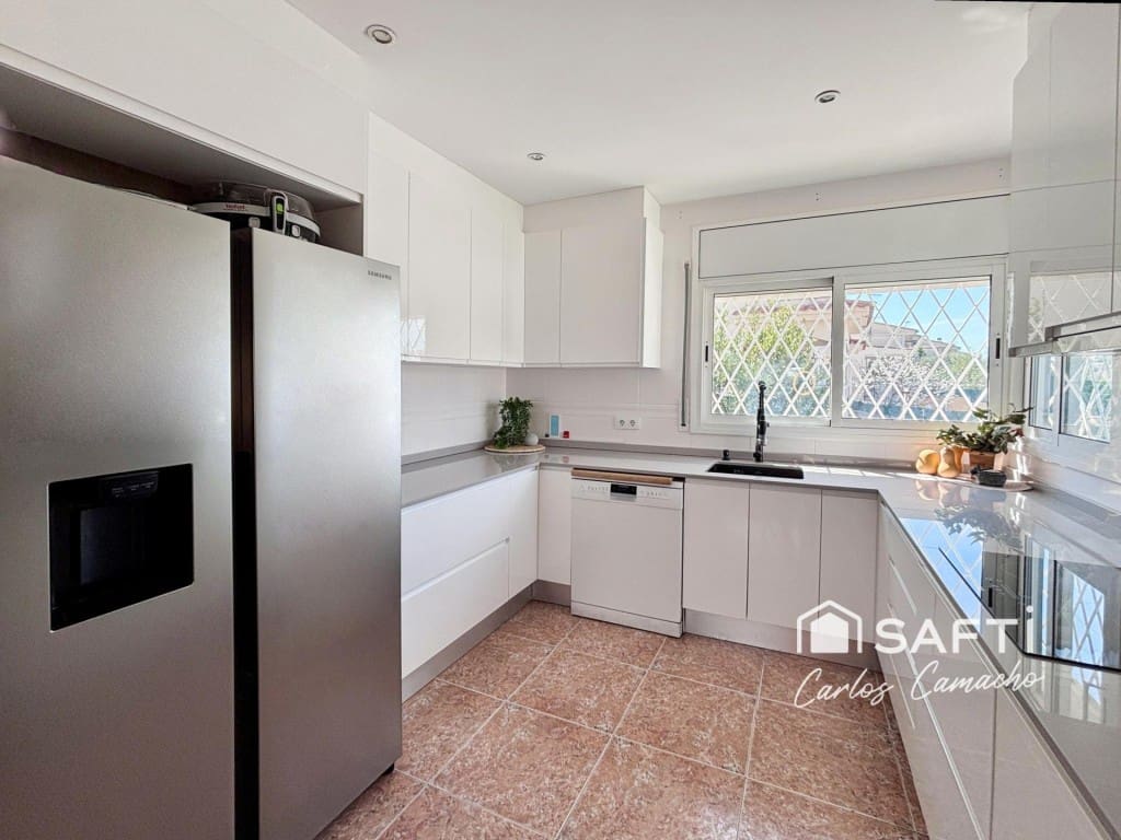 4 chambre Villa/Maison à vendre à Calafell avec piscine garage - 430 000 € (Ref: 9755555)