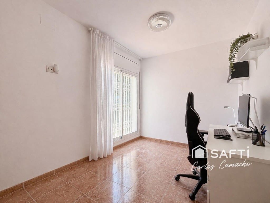 4 chambre Villa/Maison à vendre à Calafell avec piscine garage - 430 000 € (Ref: 9755555)